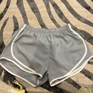 Nike Tempo Shorts - M